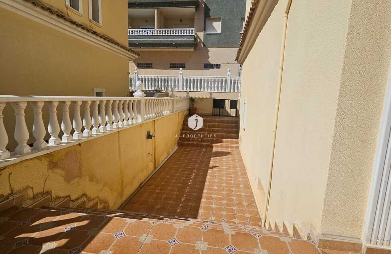 Tweedehands - Villa -
Guardamar del Segura - Campomar