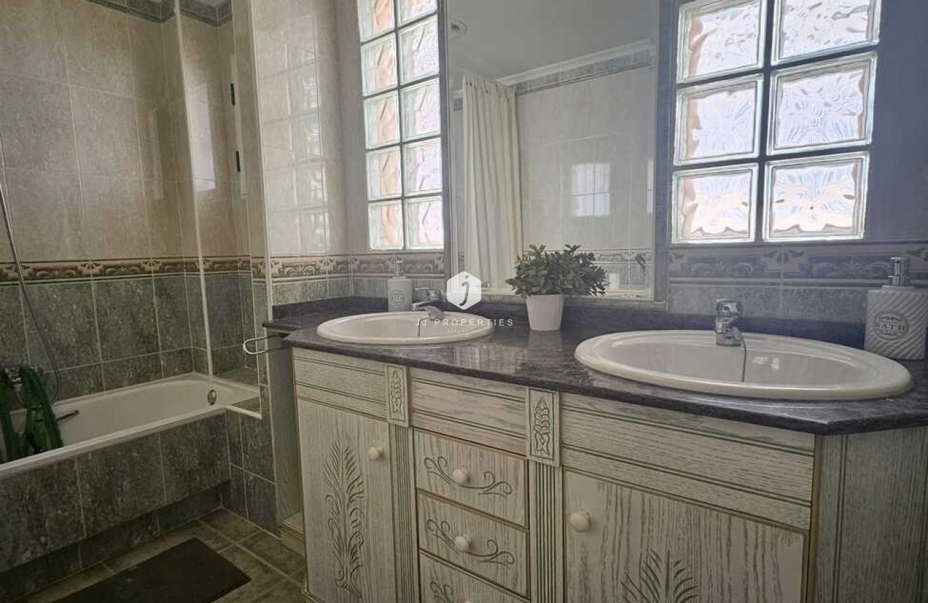 Tweedehands - Villa -
Guardamar del Segura - Campomar