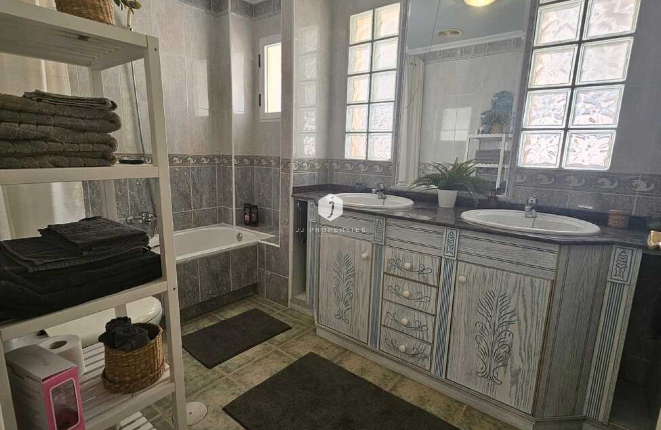 Tweedehands - Villa -
Guardamar del Segura - Campomar