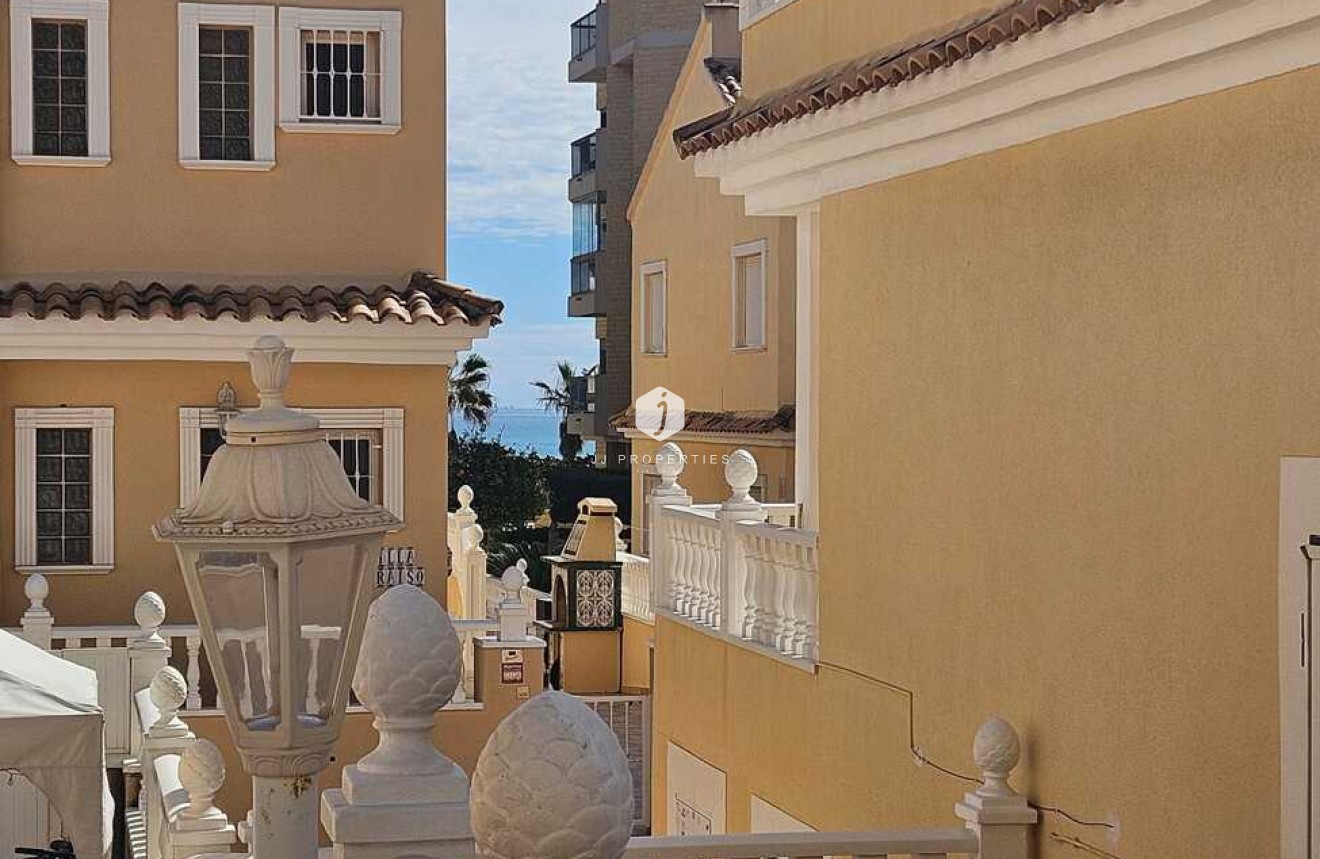 Tweedehands - Villa -
Guardamar del Segura - Campomar