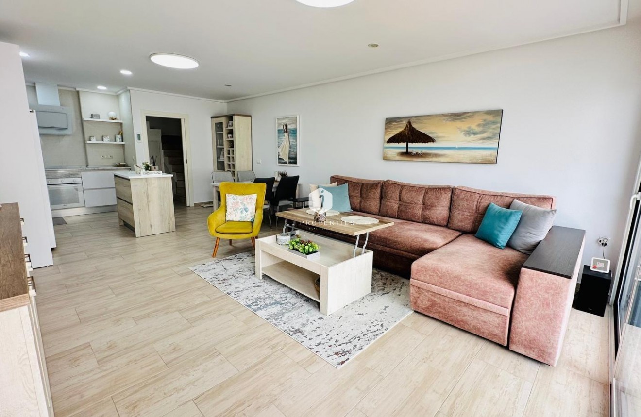 Tweedehands - duplex -
Torrevieja - La siesta