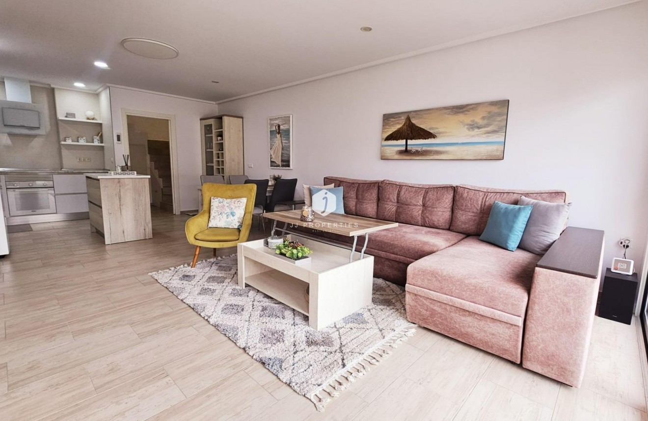 Tweedehands - duplex -
Torrevieja - La siesta