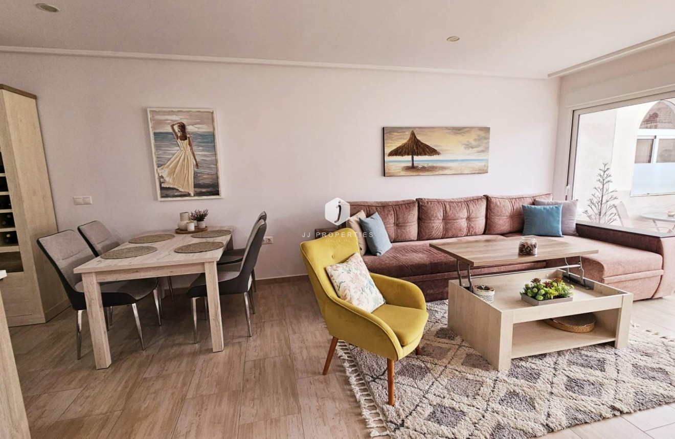 Tweedehands - duplex -
Torrevieja - La siesta