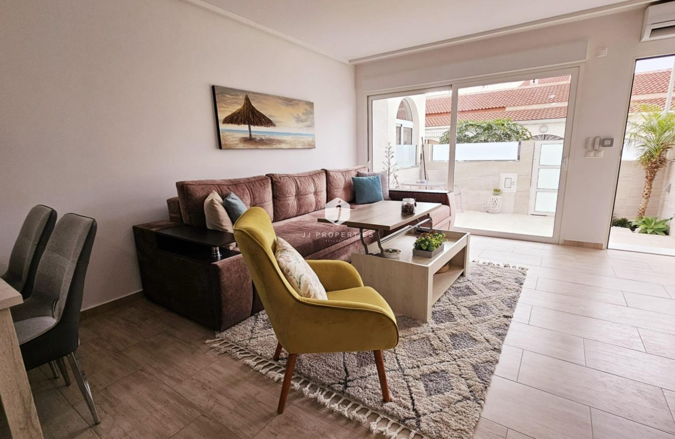 Tweedehands - duplex -
Torrevieja - La siesta