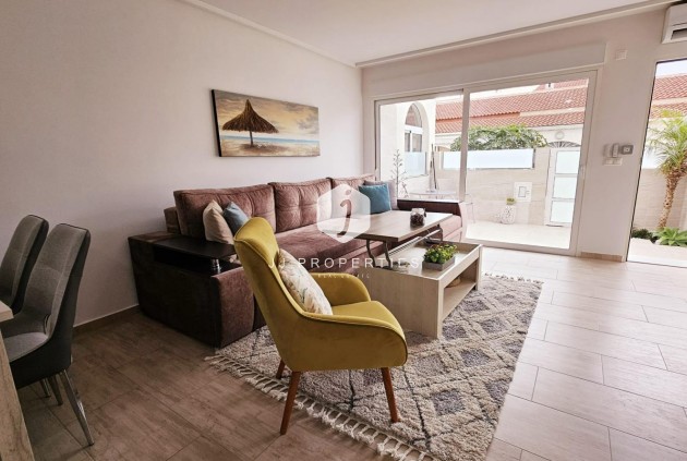 Tweedehands - duplex -
Torrevieja - La siesta