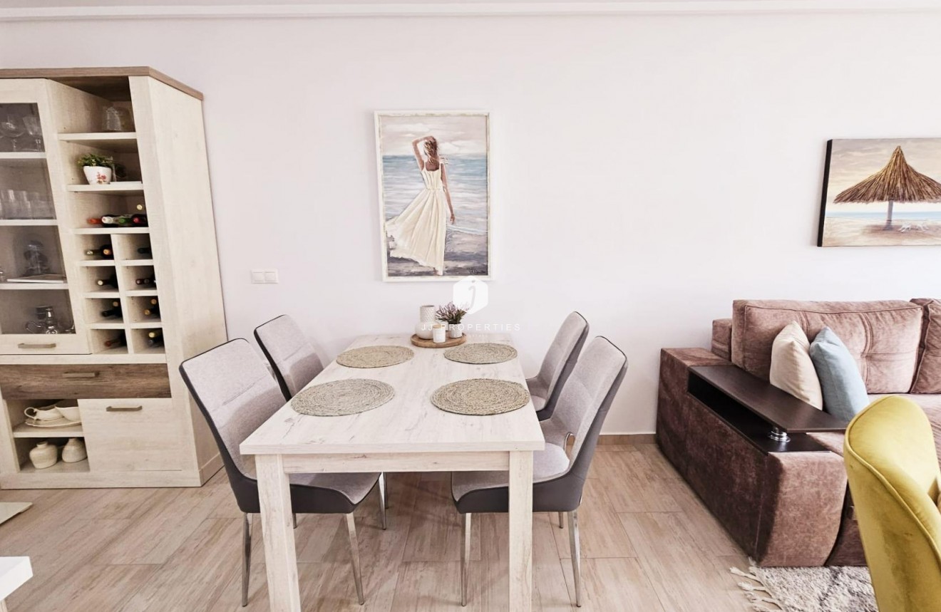 Tweedehands - duplex -
Torrevieja - La siesta