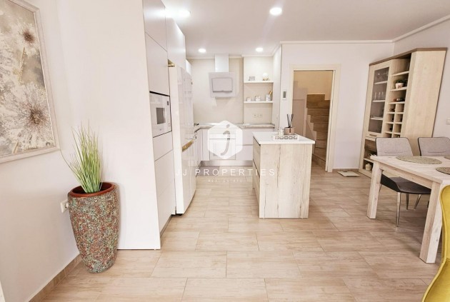 Tweedehands - duplex -
Torrevieja - La siesta