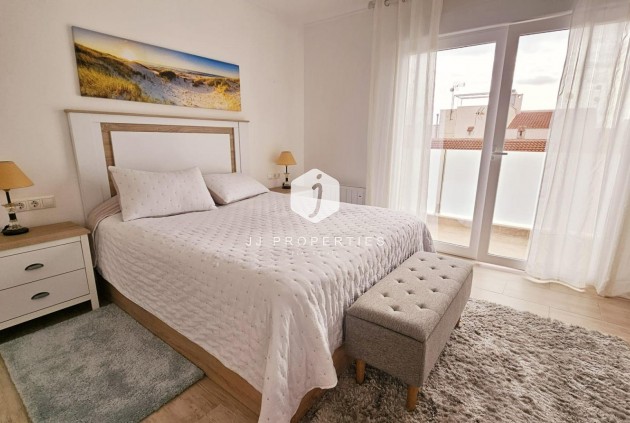 Tweedehands - duplex -
Torrevieja - La siesta