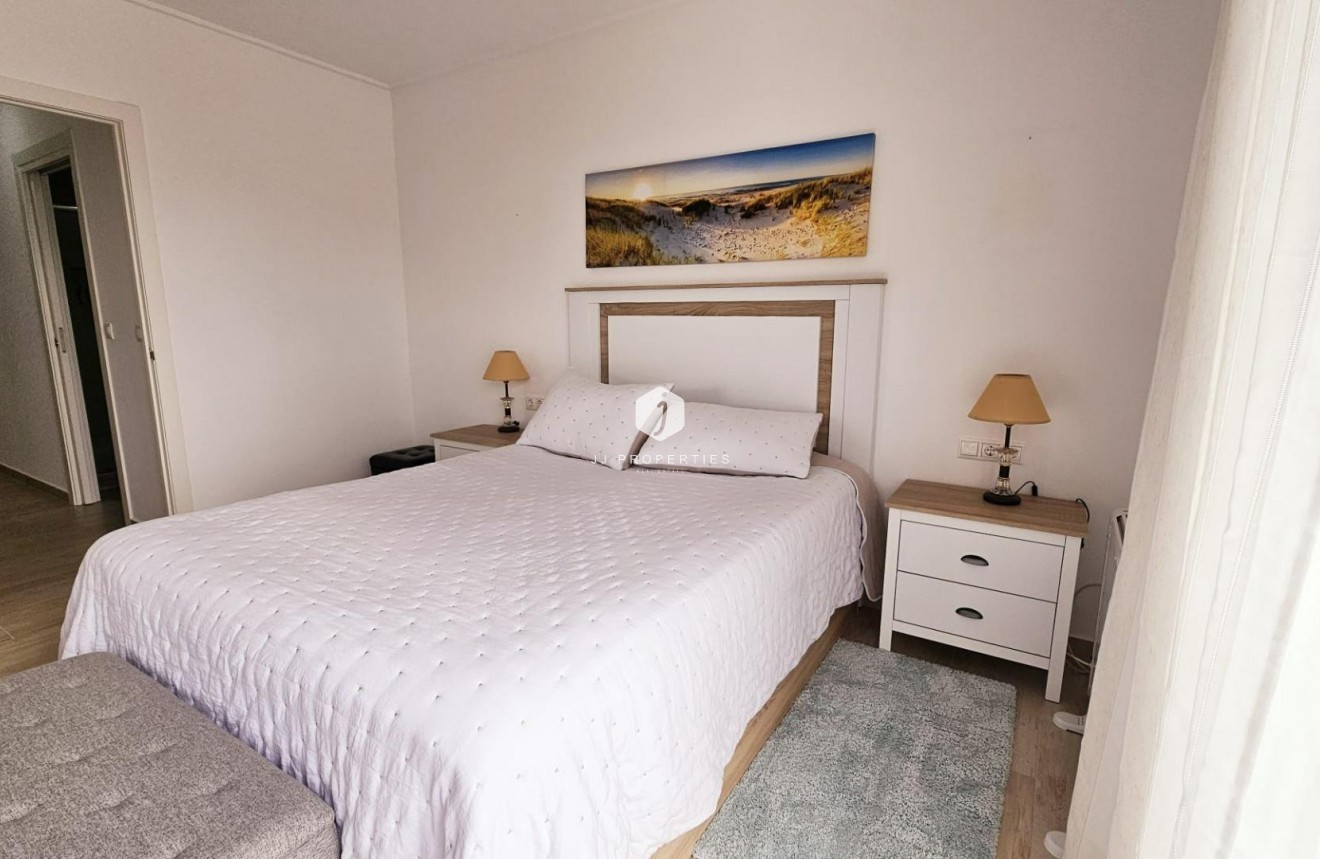 Tweedehands - duplex -
Torrevieja - La siesta