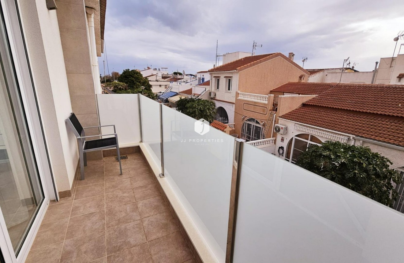 Tweedehands - duplex -
Torrevieja - La siesta