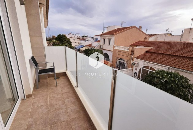 Tweedehands - duplex -
Torrevieja - La siesta