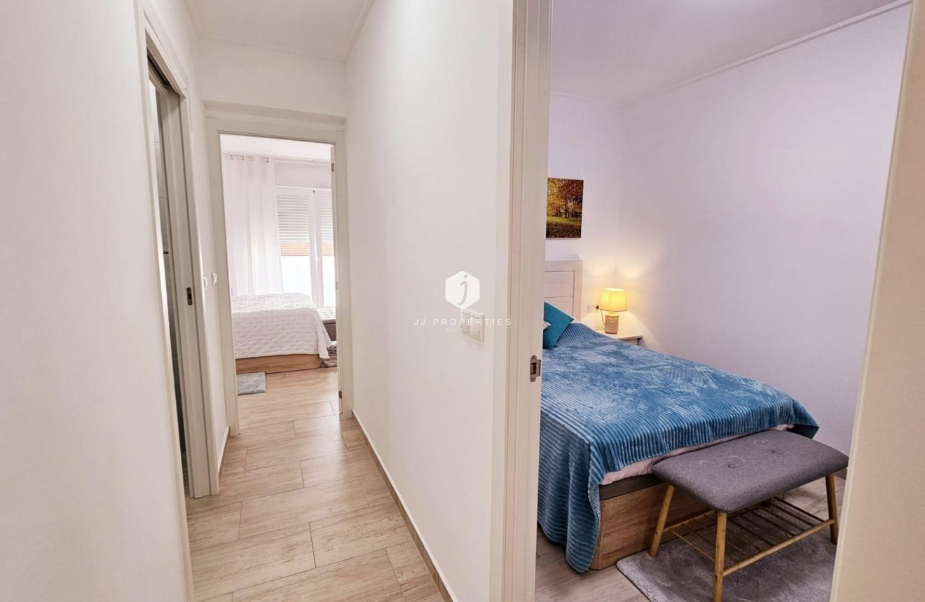 Tweedehands - duplex -
Torrevieja - La siesta