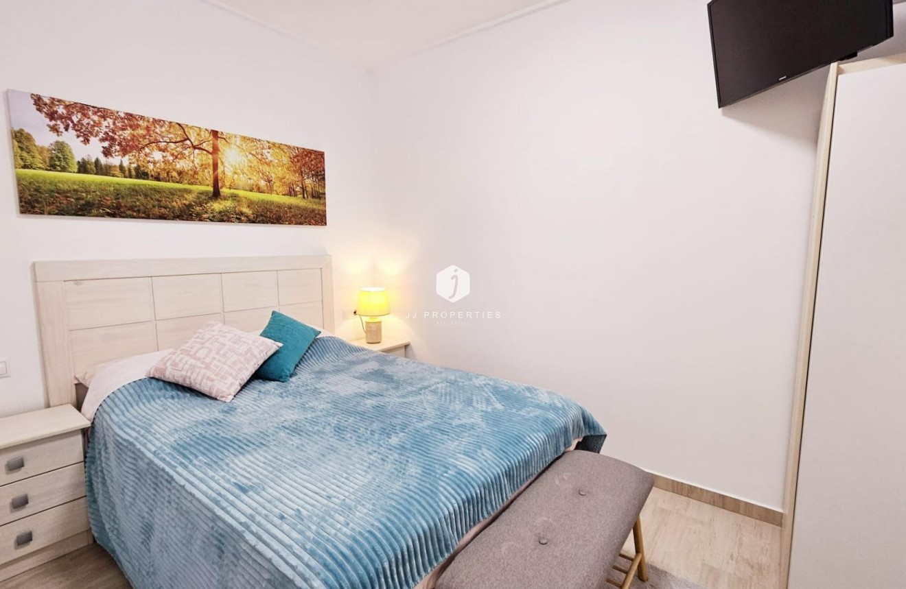 Tweedehands - duplex -
Torrevieja - La siesta