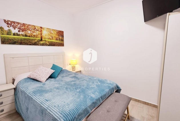 Tweedehands - duplex -
Torrevieja - La siesta