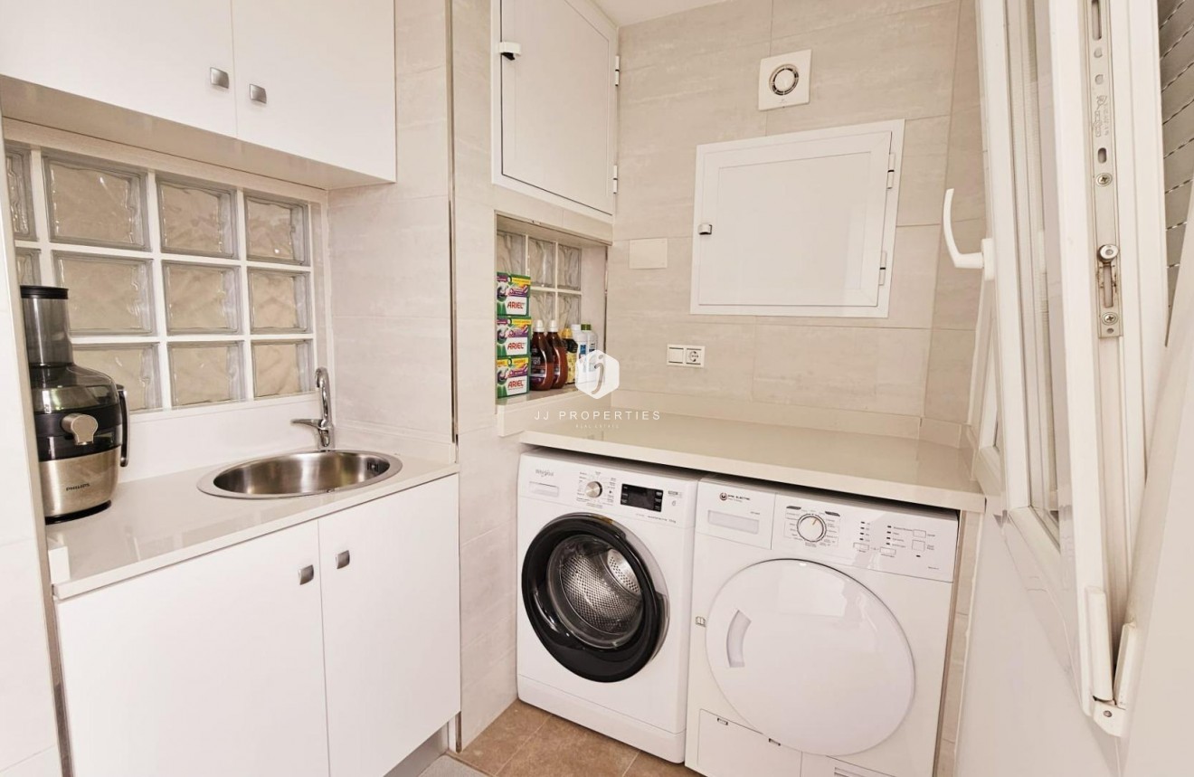 Tweedehands - duplex -
Torrevieja - La siesta