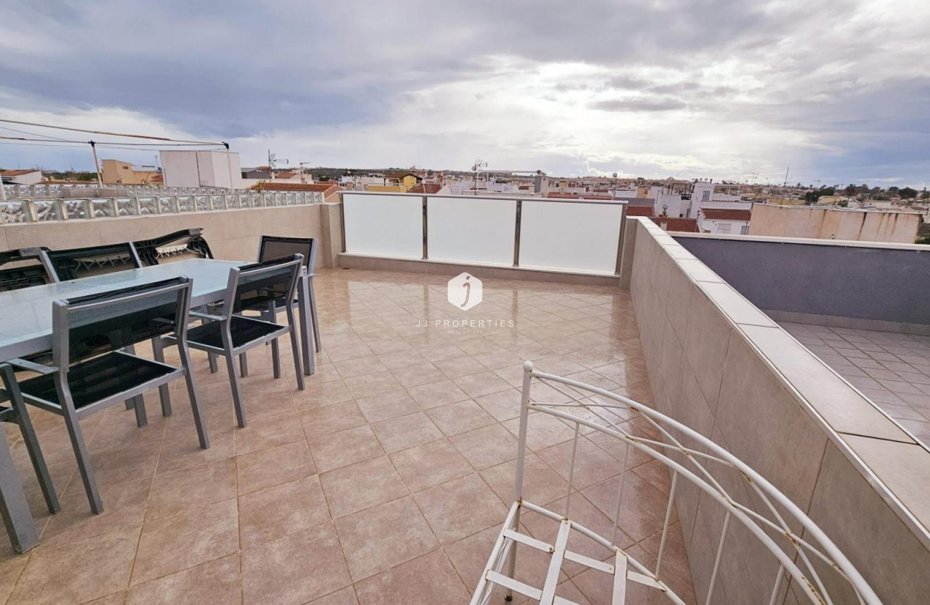 Tweedehands - duplex -
Torrevieja - La siesta