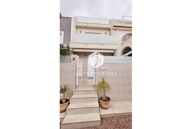 Tweedehands - duplex -
Torrevieja - La siesta
