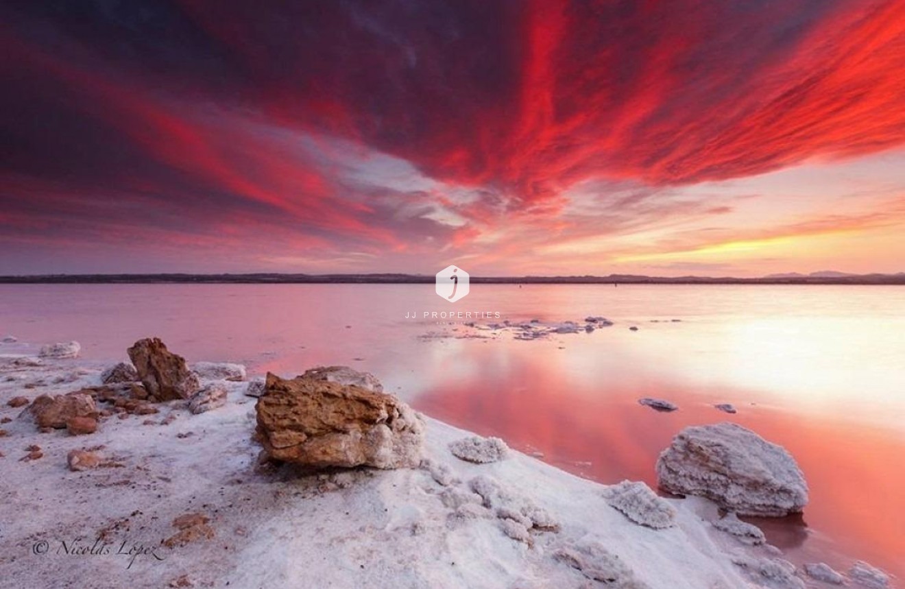 Tweedehands - duplex -
Torrevieja - La siesta