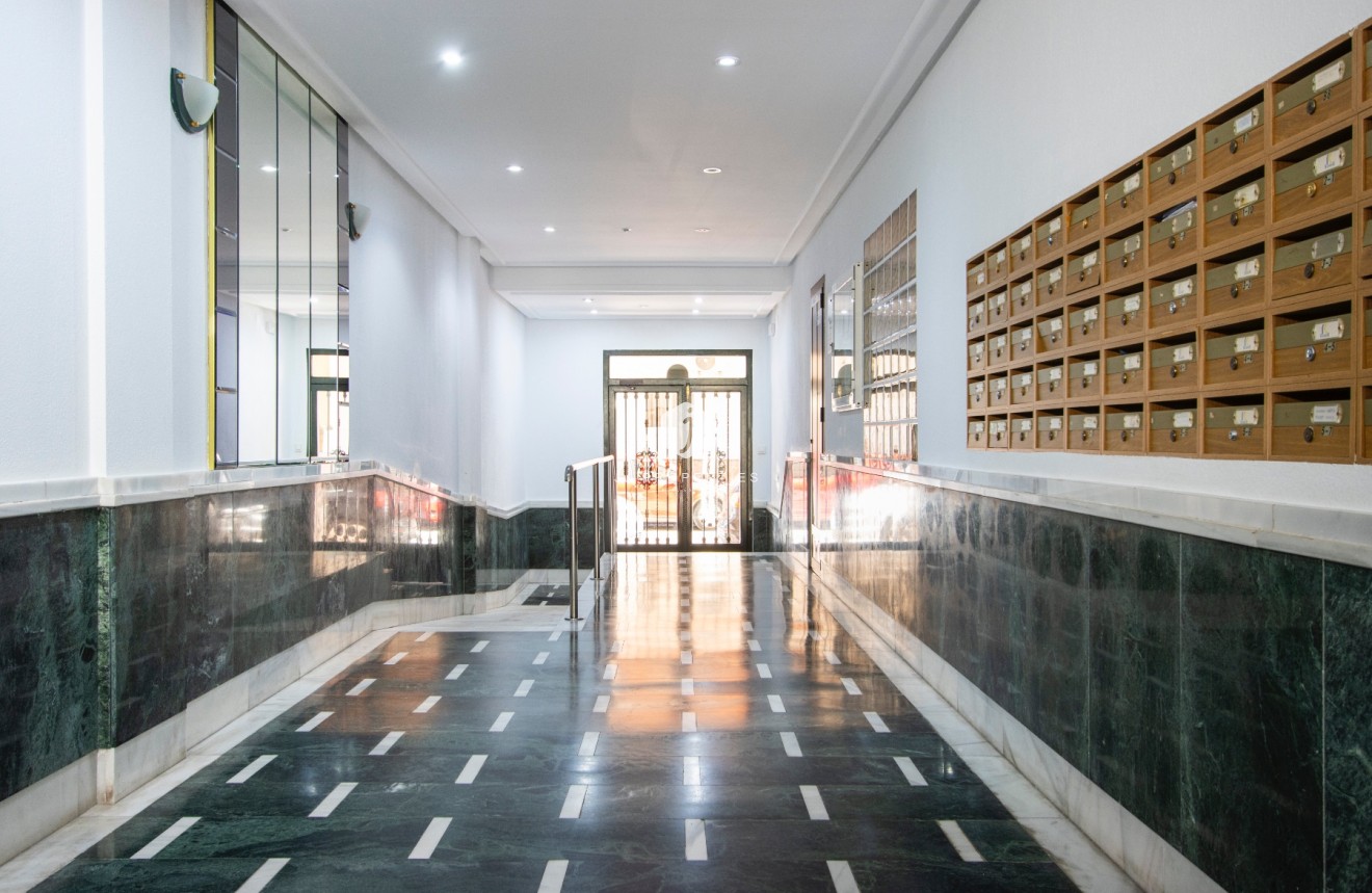 D'occasion - Appartement -
Torrevieja - Costa Blanca