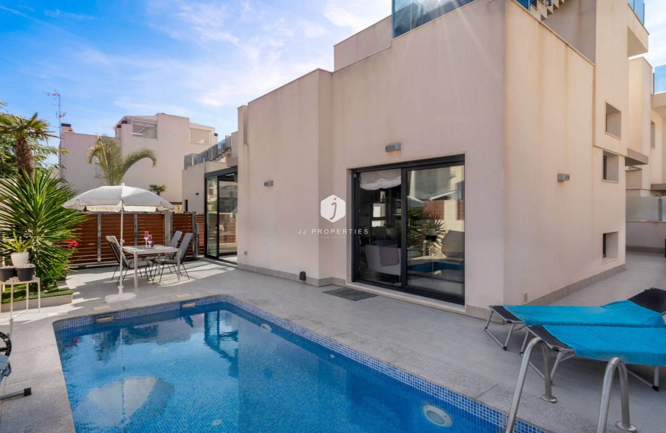 Tweedehands - Villa -
Torrevieja - Aguas Nuevas 2