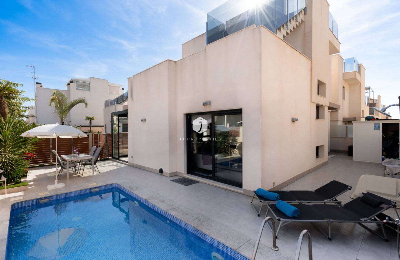 Tweedehands - Villa -
Torrevieja - Aguas Nuevas 2