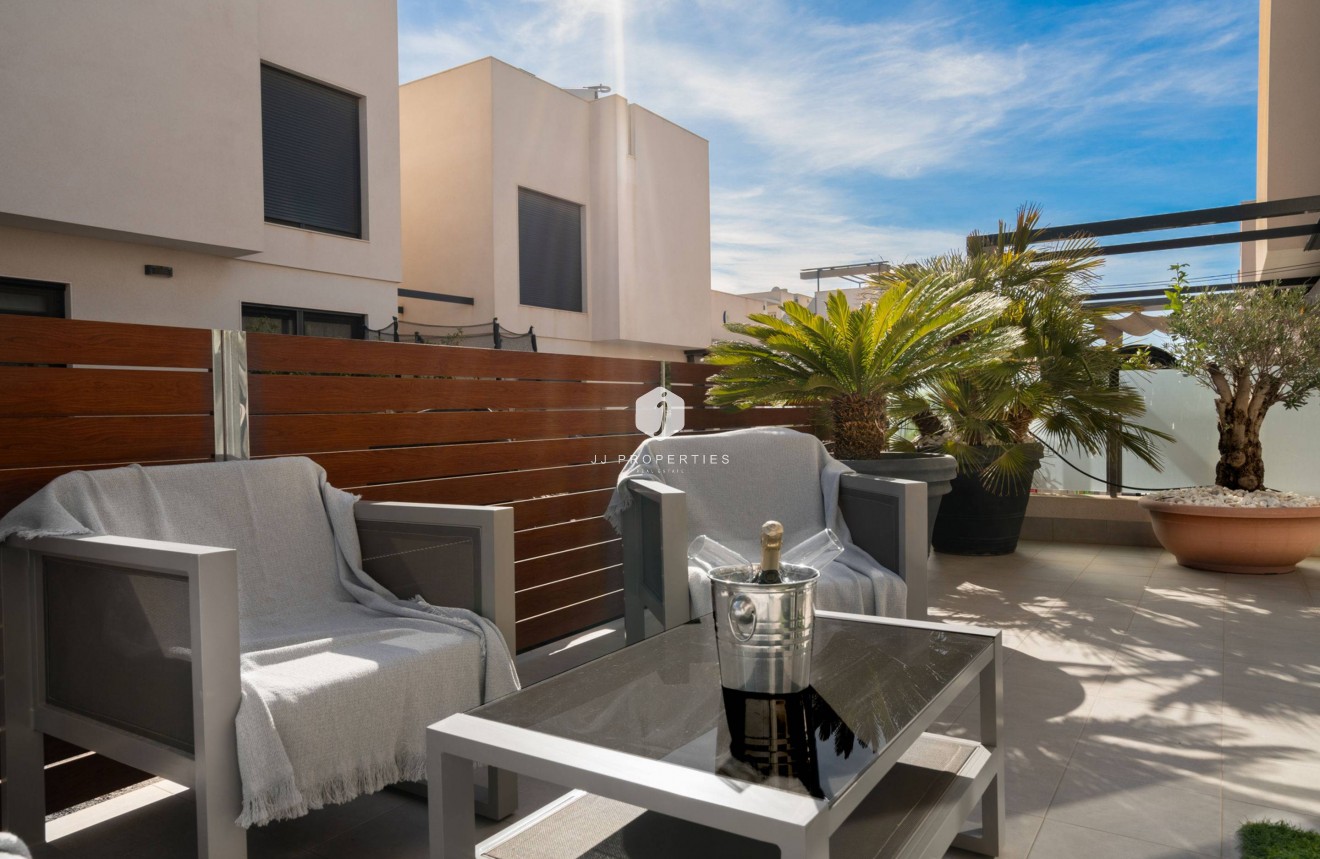 Tweedehands - Villa -
Torrevieja - Aguas Nuevas 2