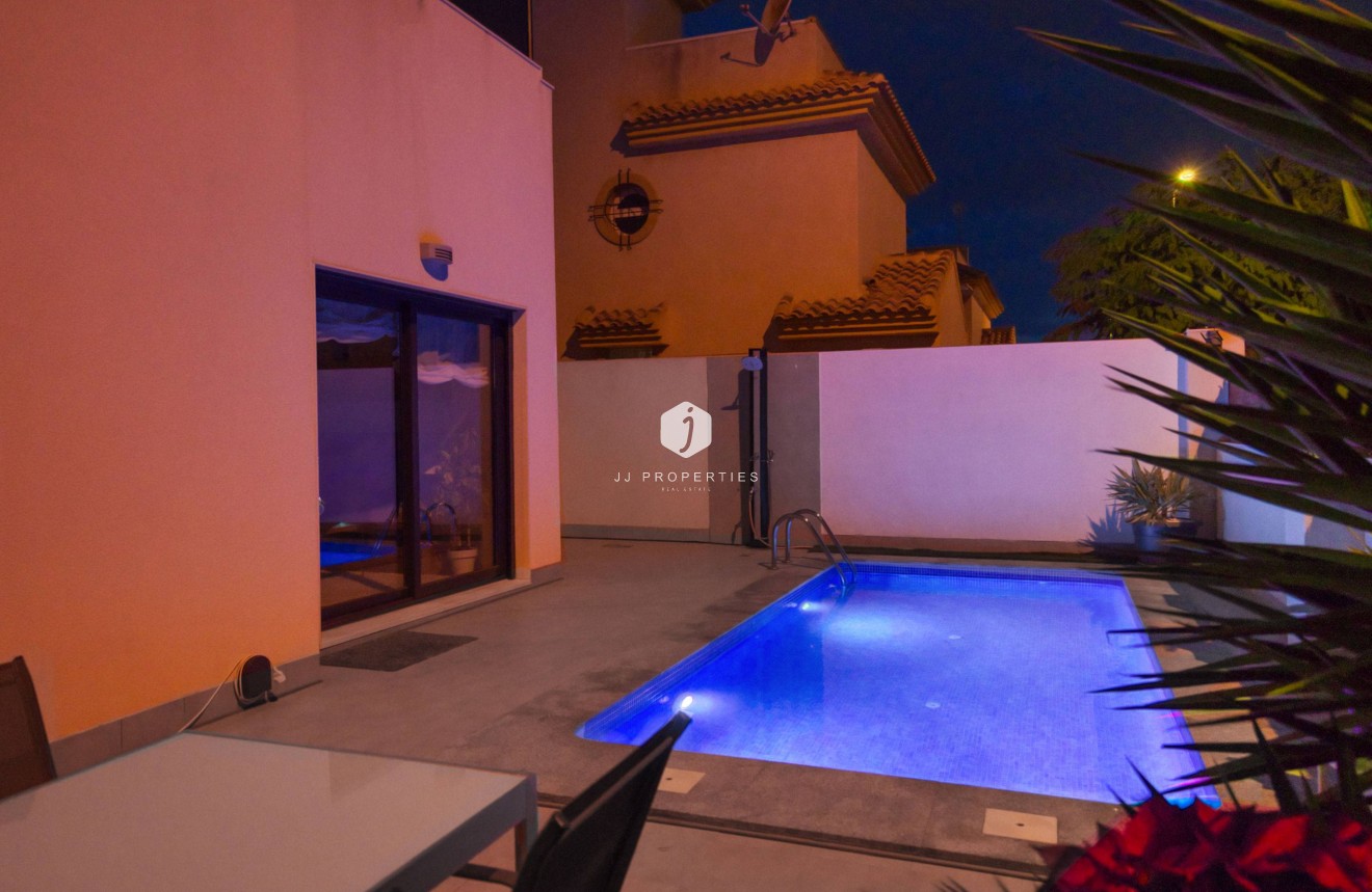 Tweedehands - Villa -
Torrevieja - Aguas Nuevas 2