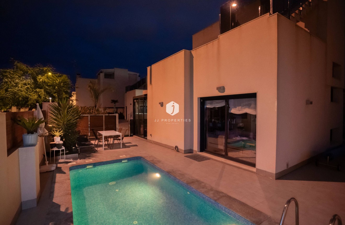 Tweedehands - Villa -
Torrevieja - Aguas Nuevas 2