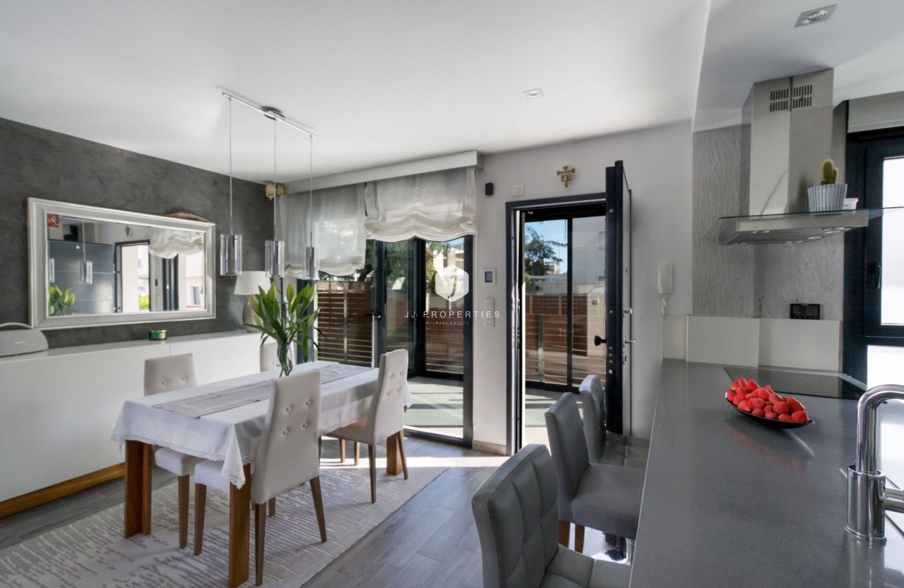 Tweedehands - Villa -
Torrevieja - Aguas Nuevas 2