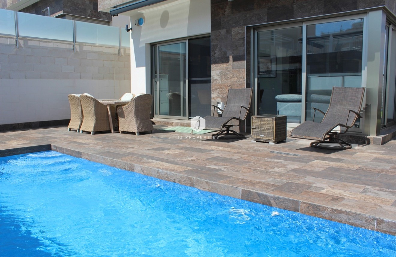 Tweedehands - Villa -
Orihuela Costa - Costa Blanca