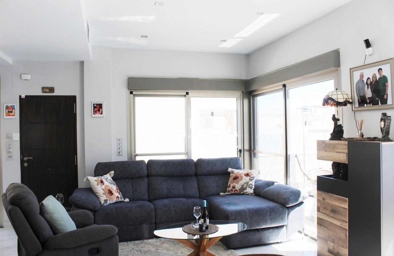 Tweedehands - Villa -
Orihuela Costa - Costa Blanca