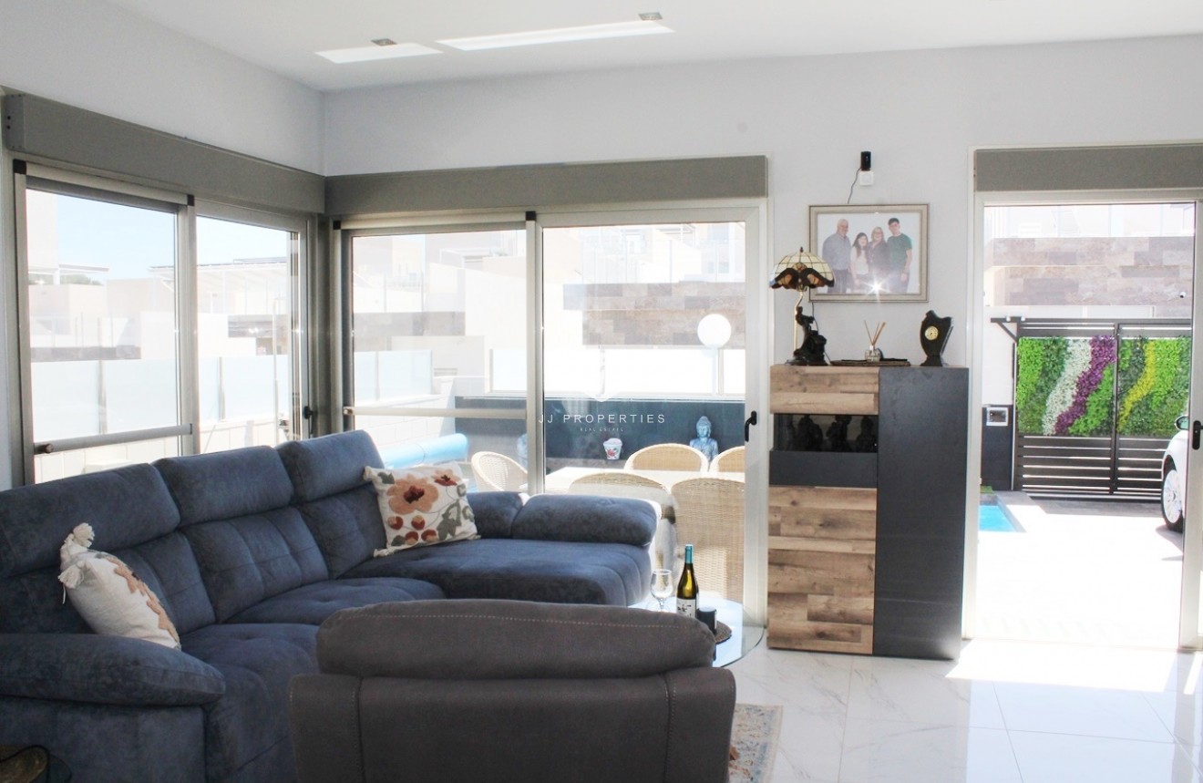 Tweedehands - Villa -
Orihuela Costa - Costa Blanca