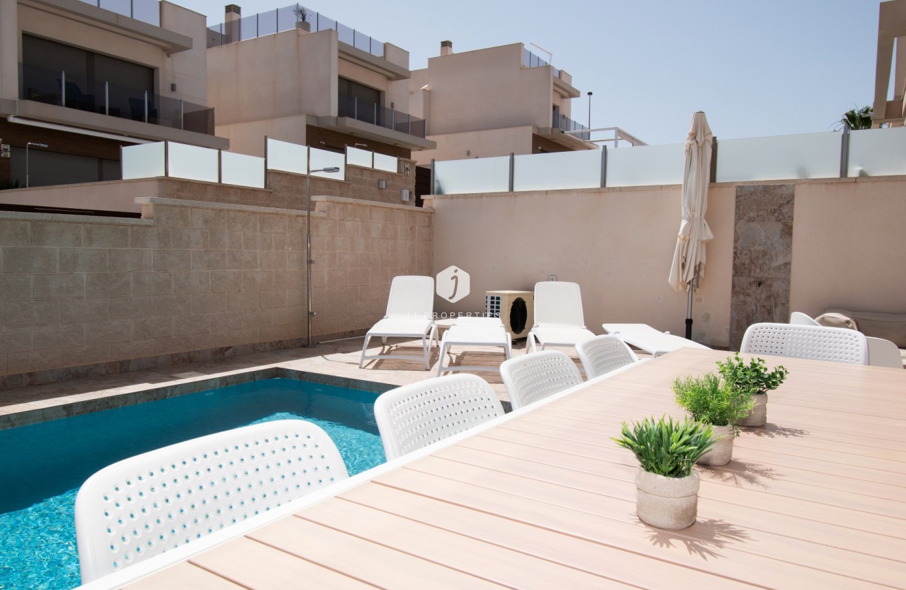 Tweedehands - Villa -
Orihuela Costa - Costa Blanca