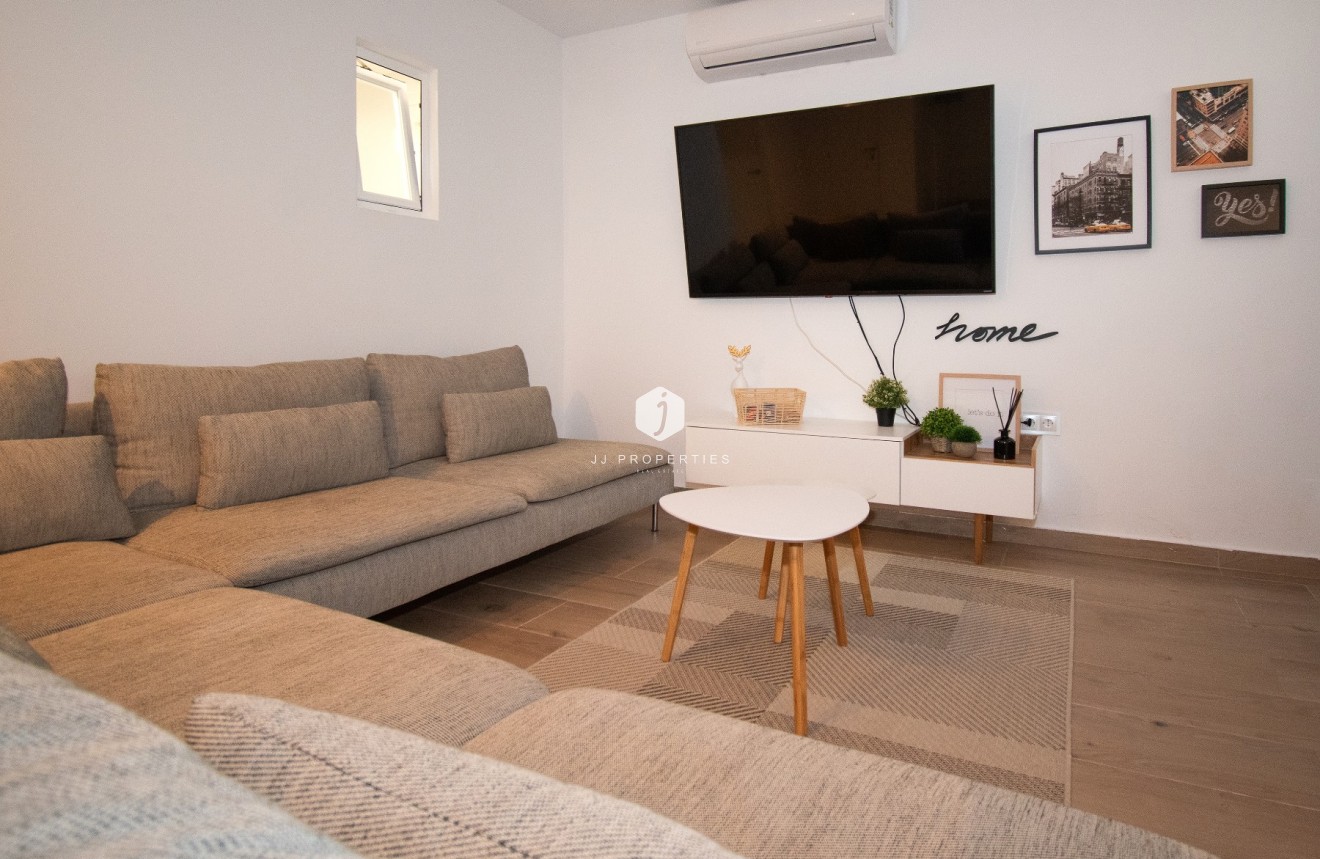 Tweedehands - Villa -
Orihuela Costa - Costa Blanca