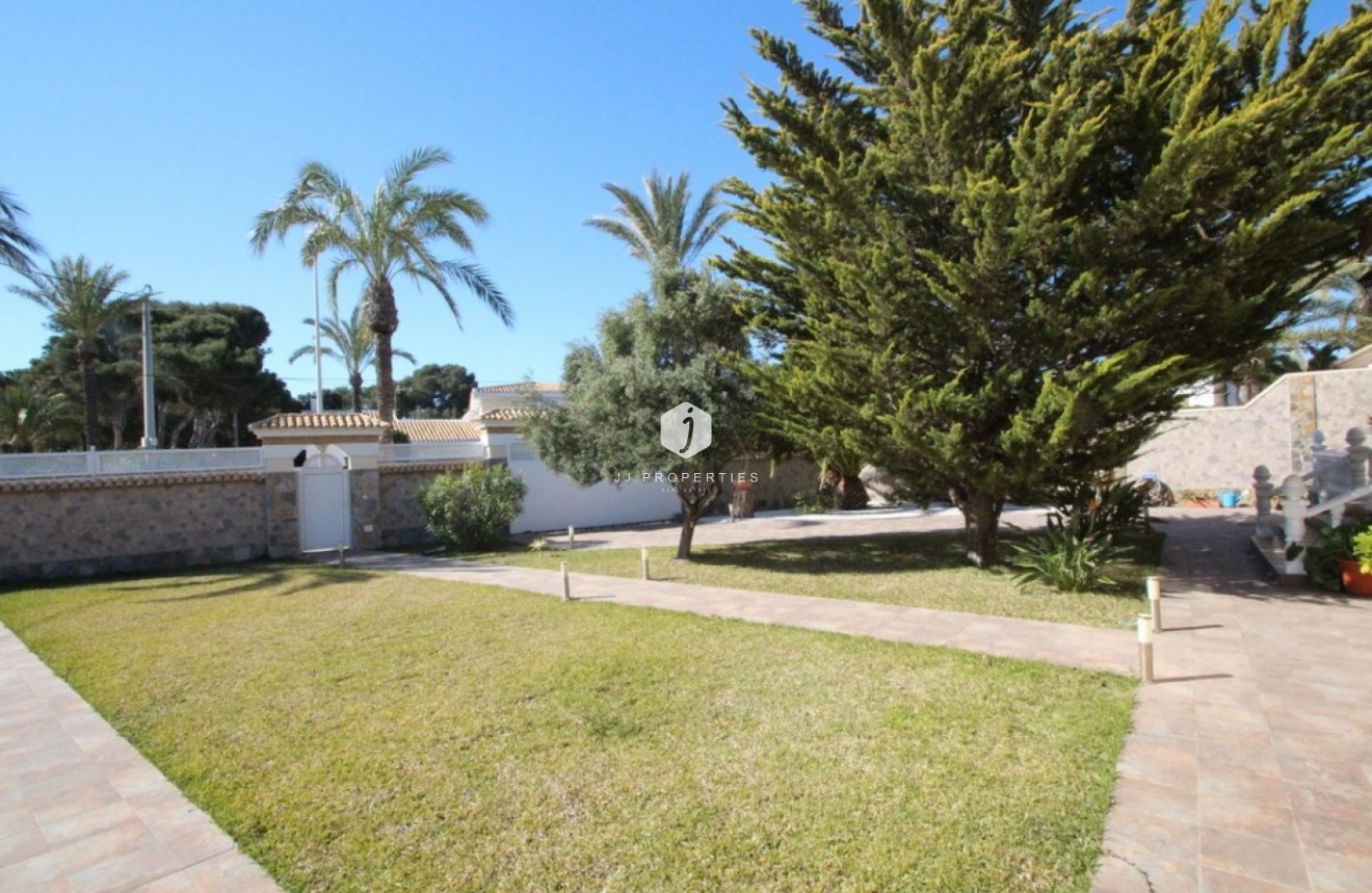Tweedehands - Villa -
Orihuela Costa - Costa Blanca