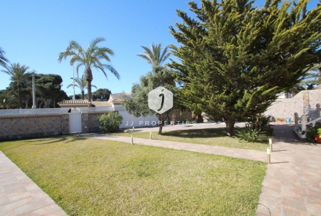 Tweedehands - Villa -
Orihuela Costa - Costa Blanca