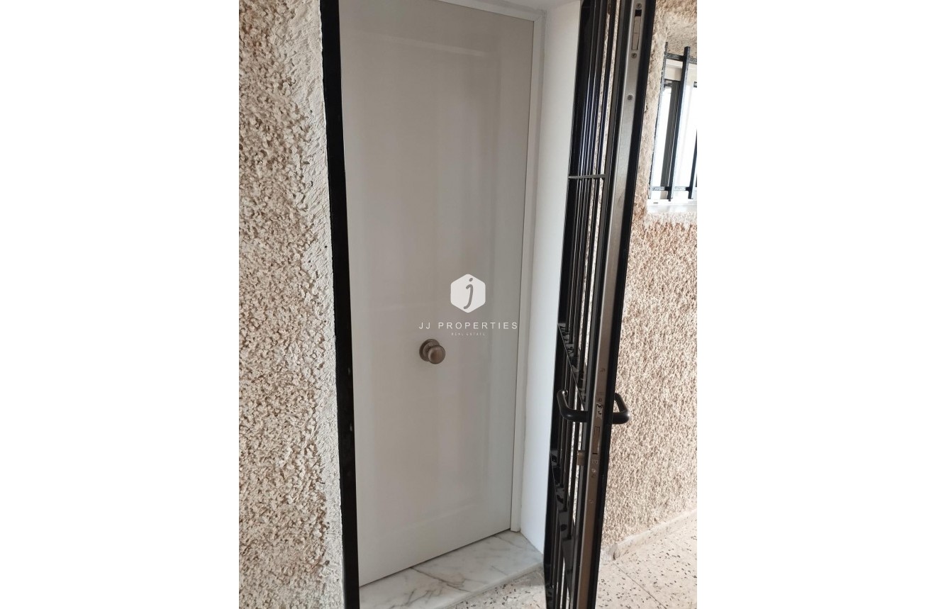 Resale - Apartment / flat -
Guardamar del Segura - Pinomar