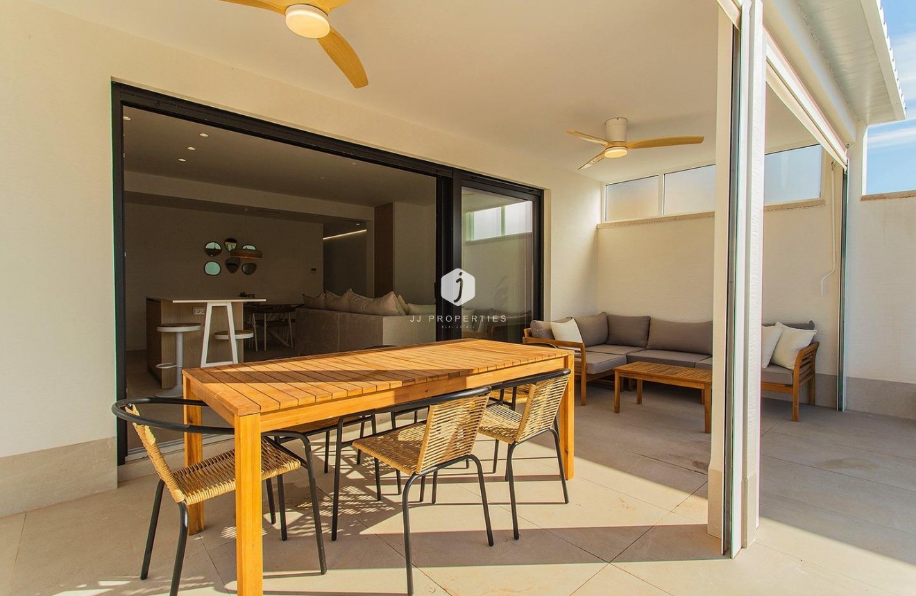 Segunda mano - Chalet -
Torrevieja - La siesta