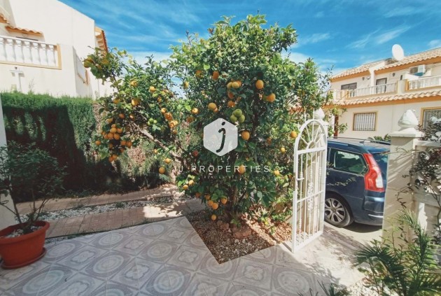 Tweedehands - Chalet -
Playa Flamenca - Costa Blanca