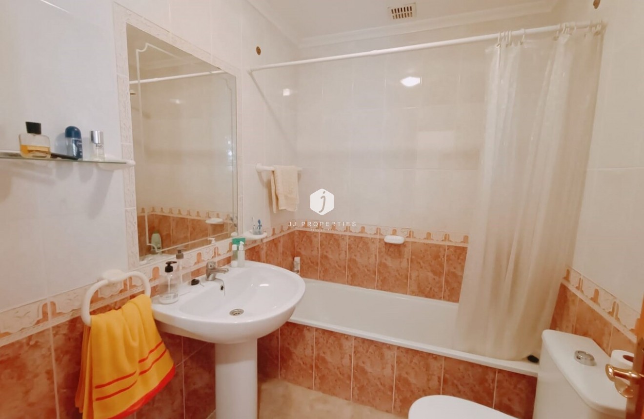 Tweedehands - Chalet -
Playa Flamenca - Costa Blanca