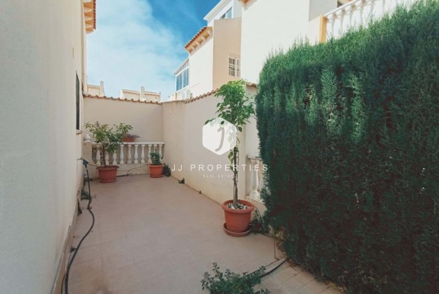 Tweedehands - Chalet -
Playa Flamenca - Costa Blanca