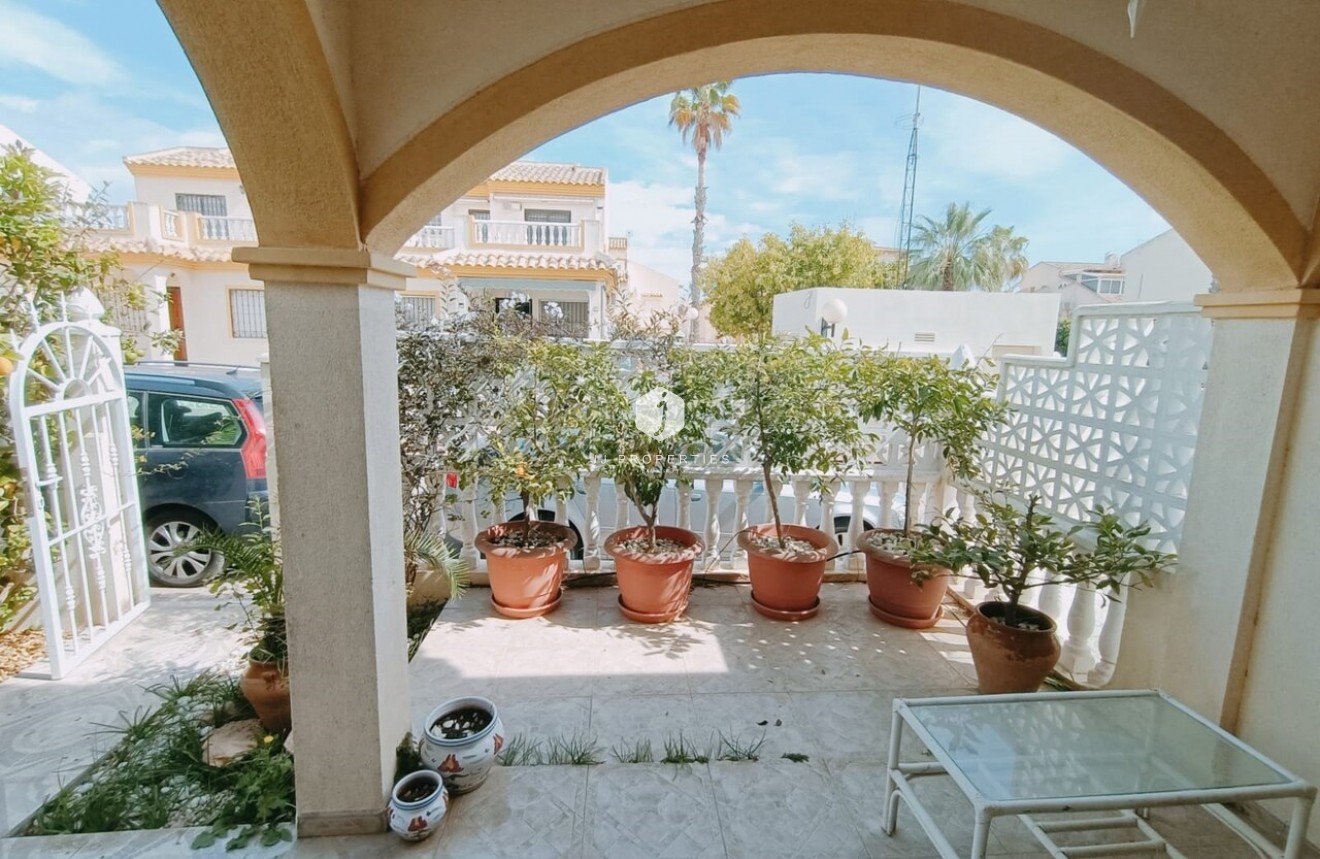 Tweedehands - Chalet -
Playa Flamenca - Costa Blanca