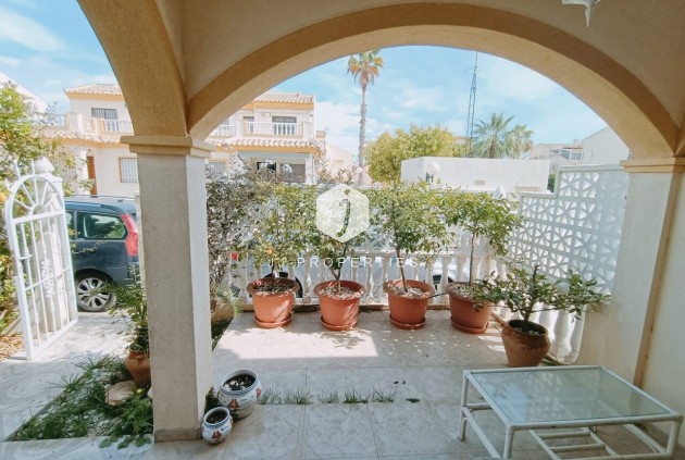 Tweedehands - Chalet -
Playa Flamenca - Costa Blanca