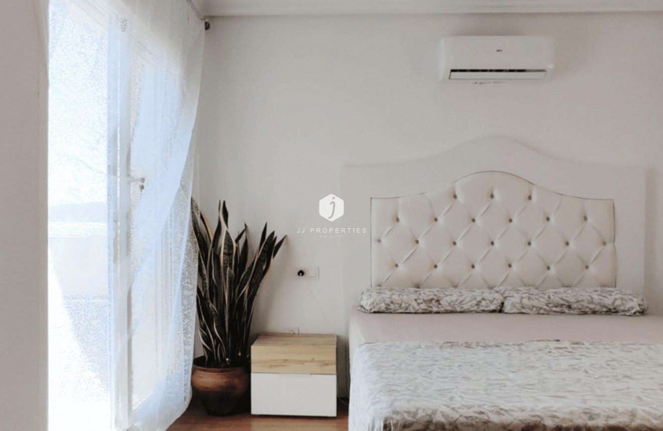 Tweedehands - Chalet -
San Miguel de Salinas - Mirador De San Miguel