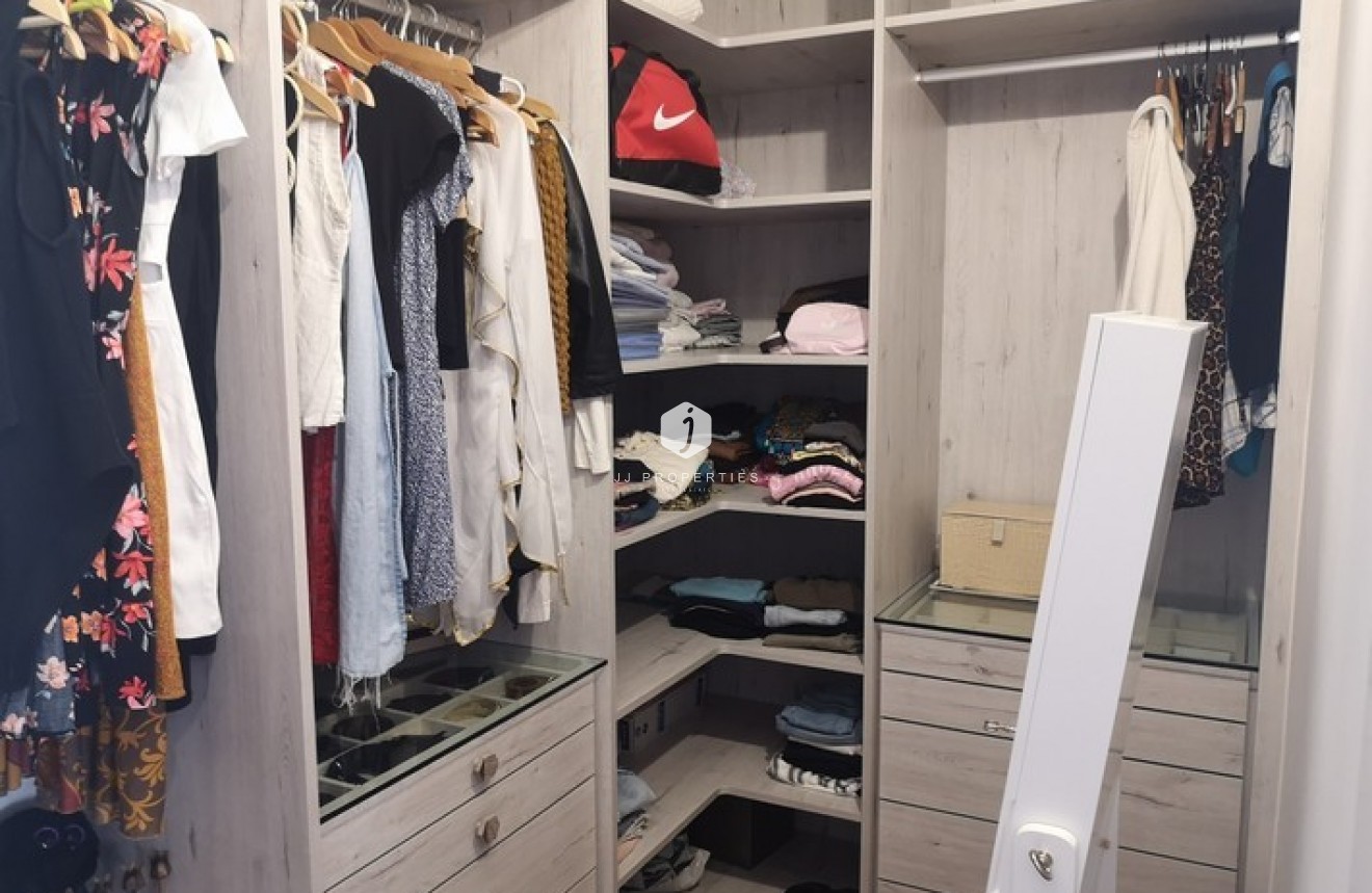 Tweedehands - Chalet -
Los Montesinos - Costa Blanca