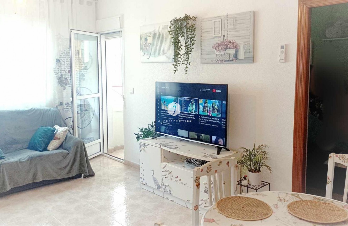 Segunda mano - Apartamento / piso -
Torrevieja - Centro