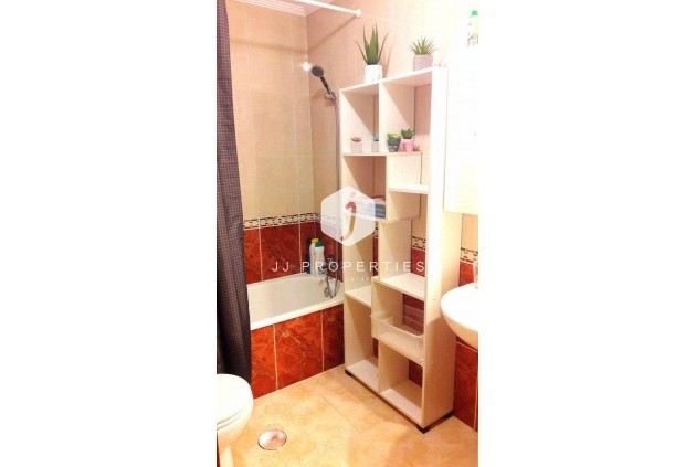 Segunda mano - Apartamento / piso -
Torrevieja - Centro