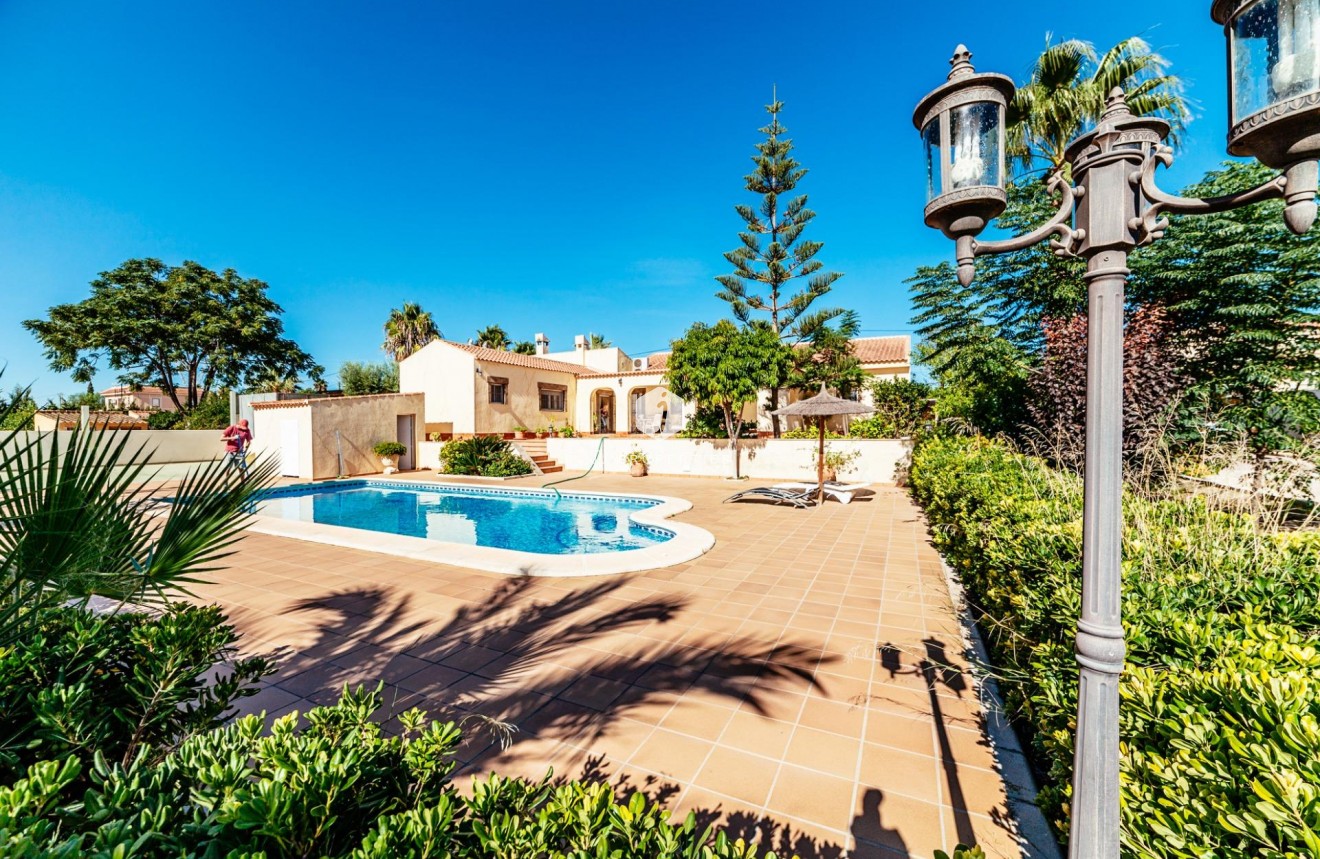 Tweedehands - Villa -
Los Montesinos - Montesinos  Los