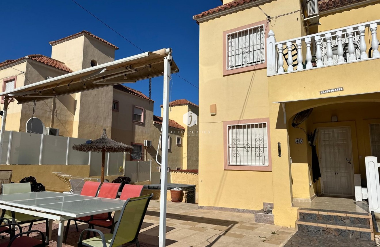 Tweedehands - Appartement / flat -
San Miguel de Salinas - Inland