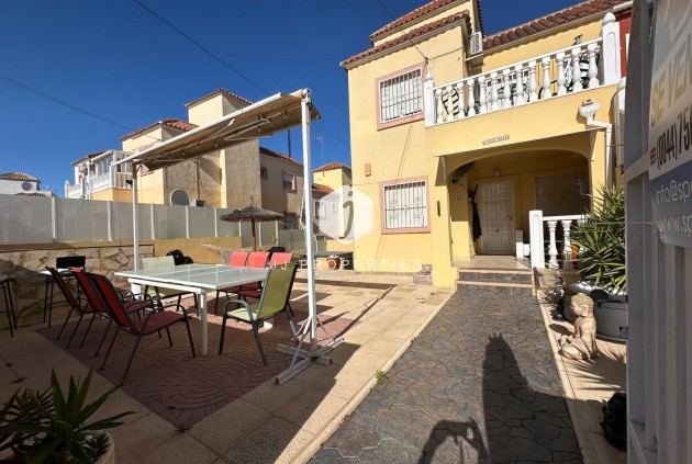 Tweedehands - Appartement / flat -
San Miguel de Salinas - Inland